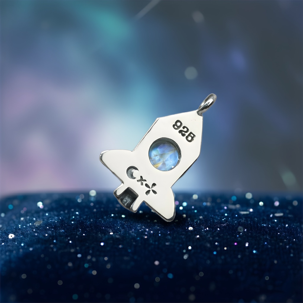 銀のロケットペンダント 宇推くりあオリジナルジュエリー