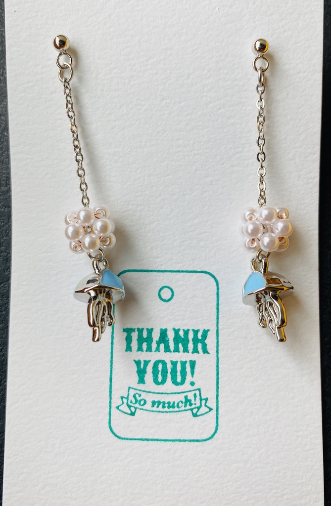 クラゲのピアス