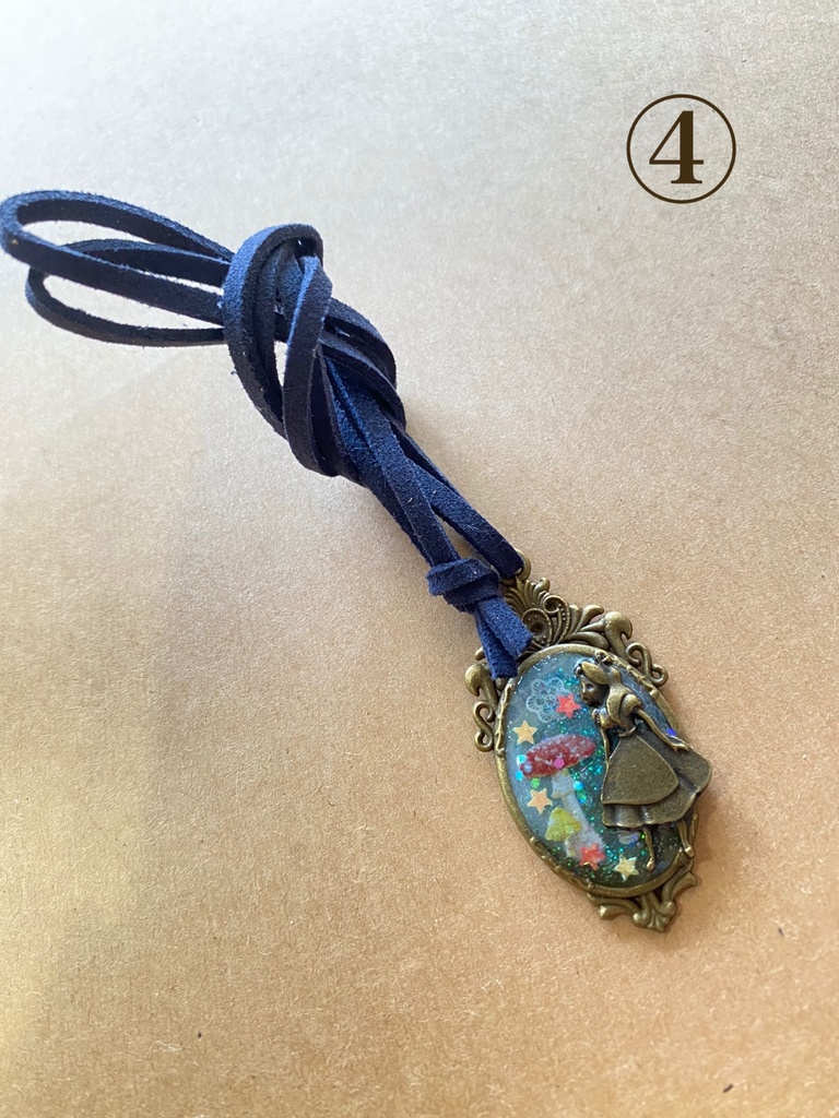 不思議の国のアリス レジンネックレス