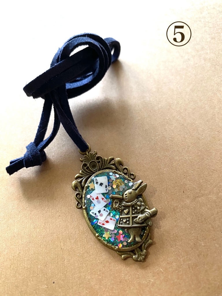 不思議の国のアリス レジンネックレス