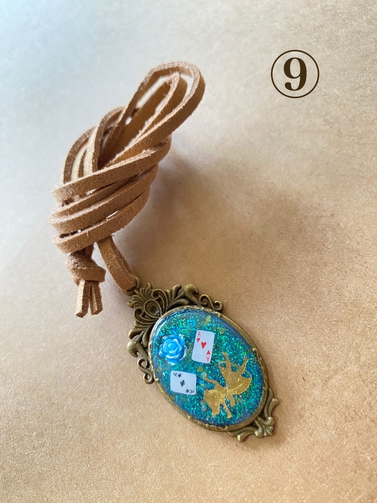 不思議の国のアリス レジンネックレス