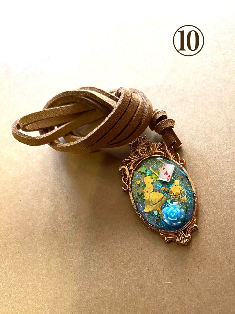 不思議の国のアリス レジンネックレス