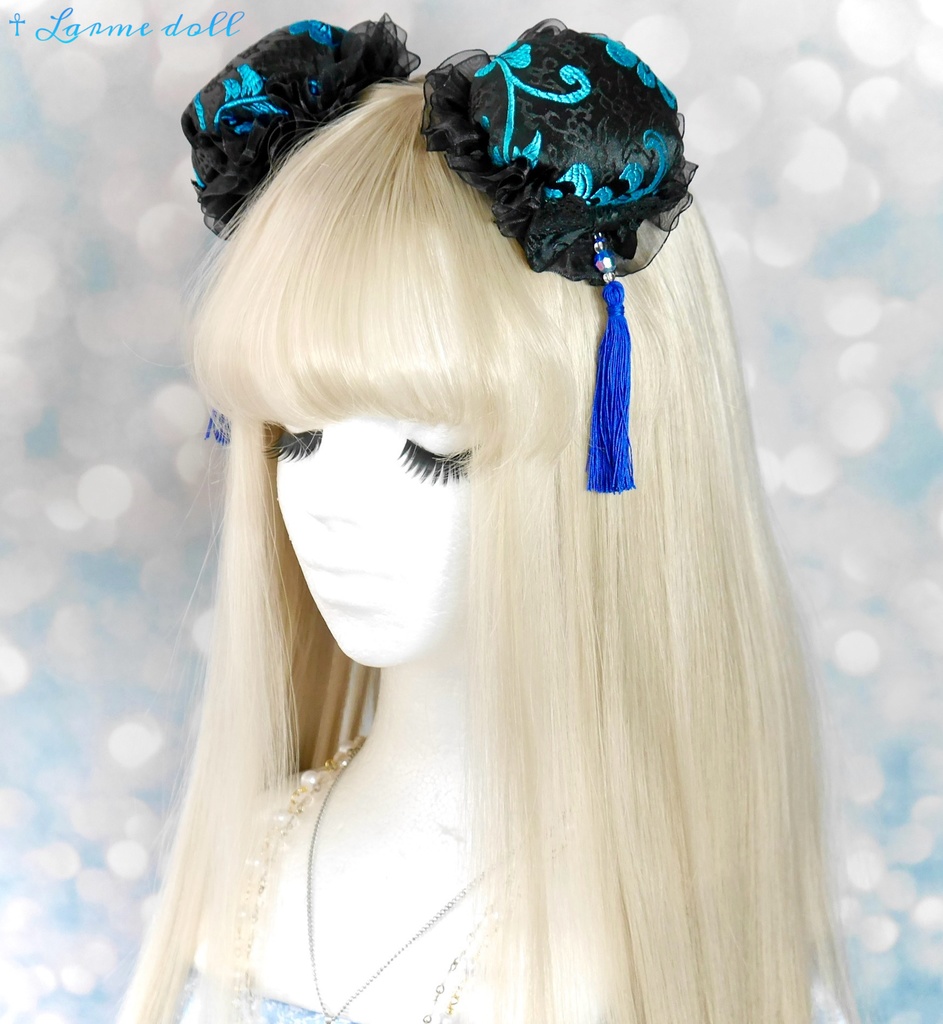 【完成品】【一点物】《☥》綿入りタッセル付きお団子カバー (カラー▷黒×青)