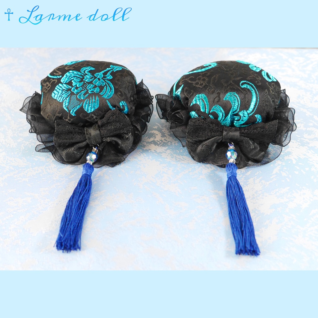 【完成品】【一点物】《☥》綿入りタッセル付きお団子カバー (カラー▷黒×青)