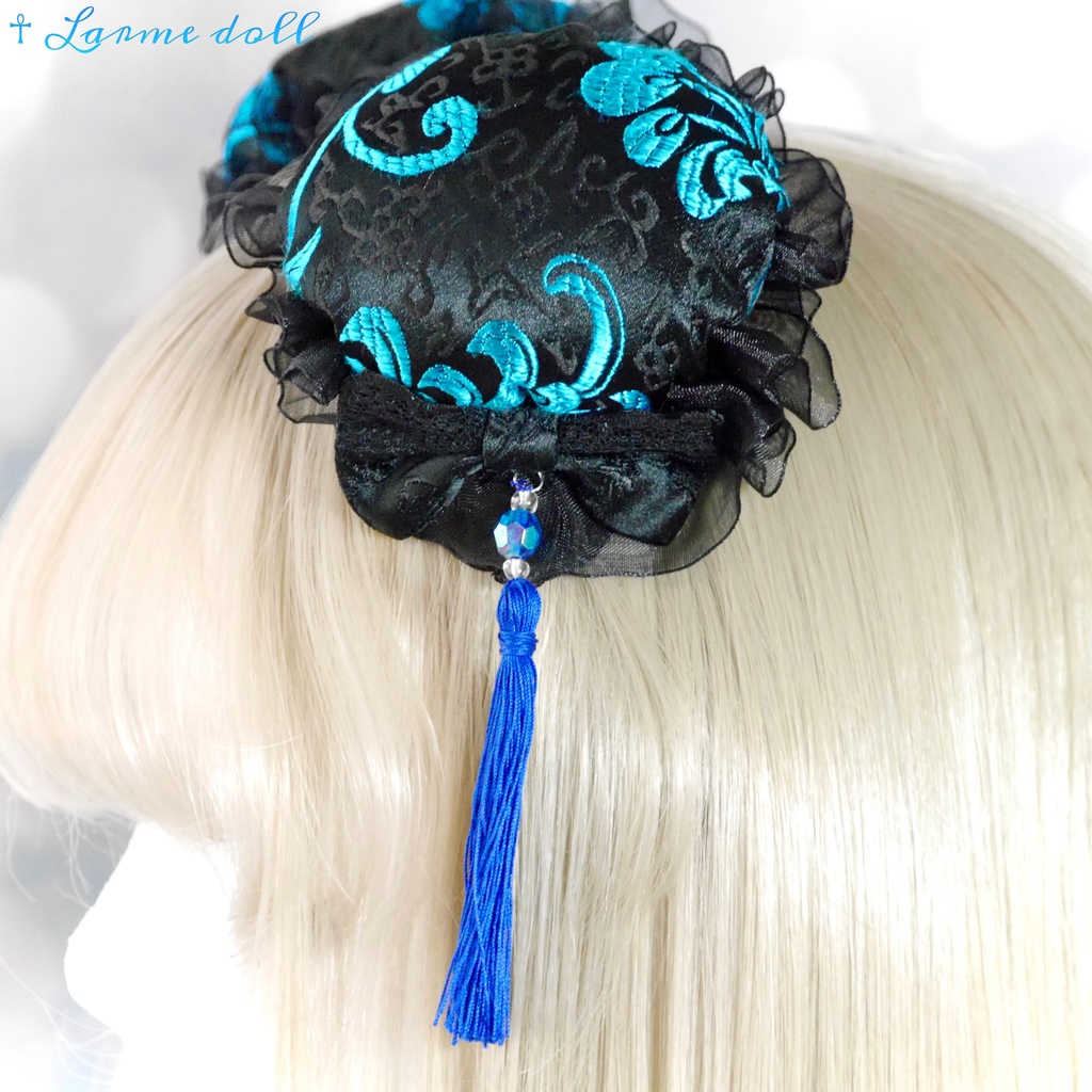 【完成品】【一点物】《☥》綿入りタッセル付きお団子カバー (カラー▷黒×青)