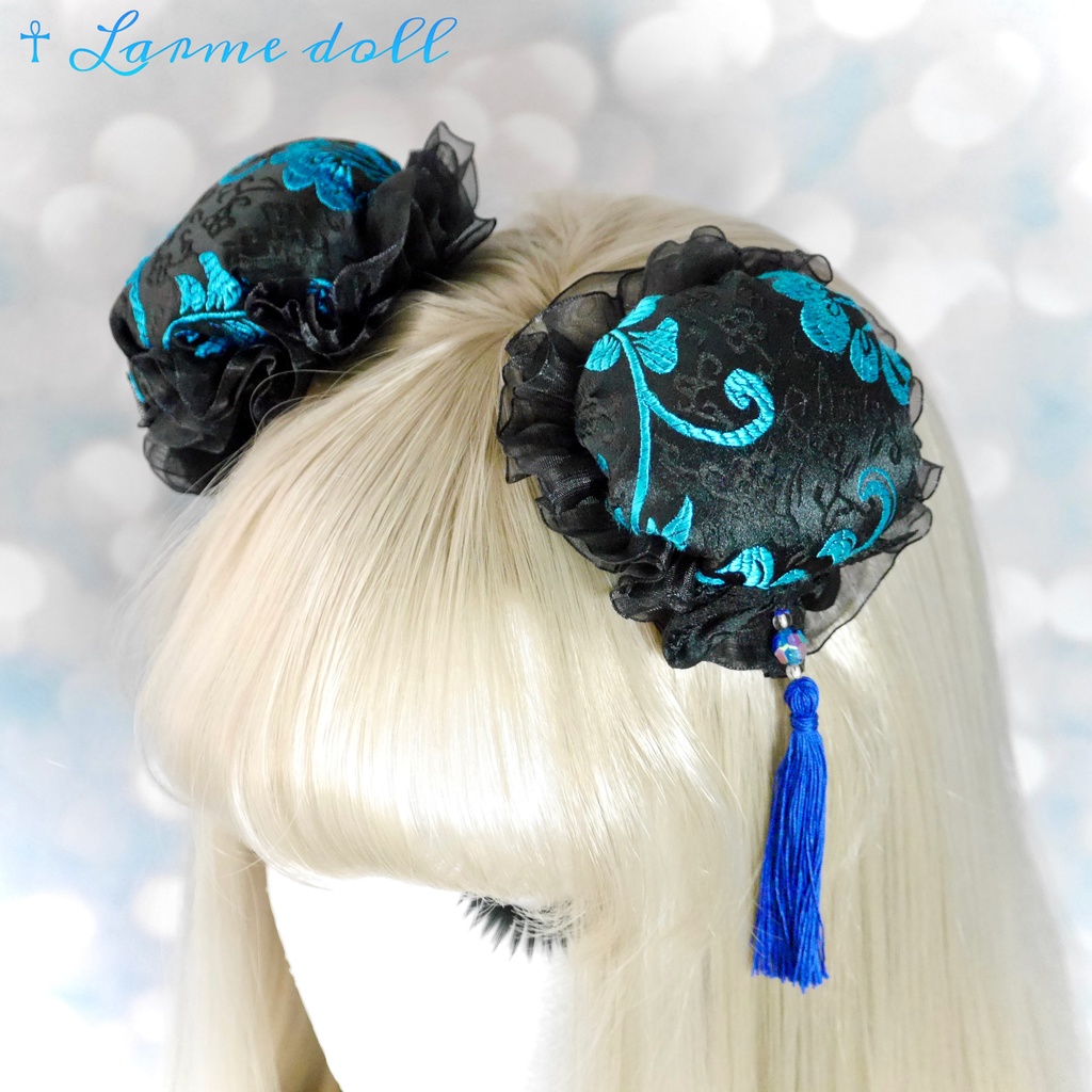 【完成品】【一点物】《☥》綿入りタッセル付きお団子カバー (カラー▷黒×青)