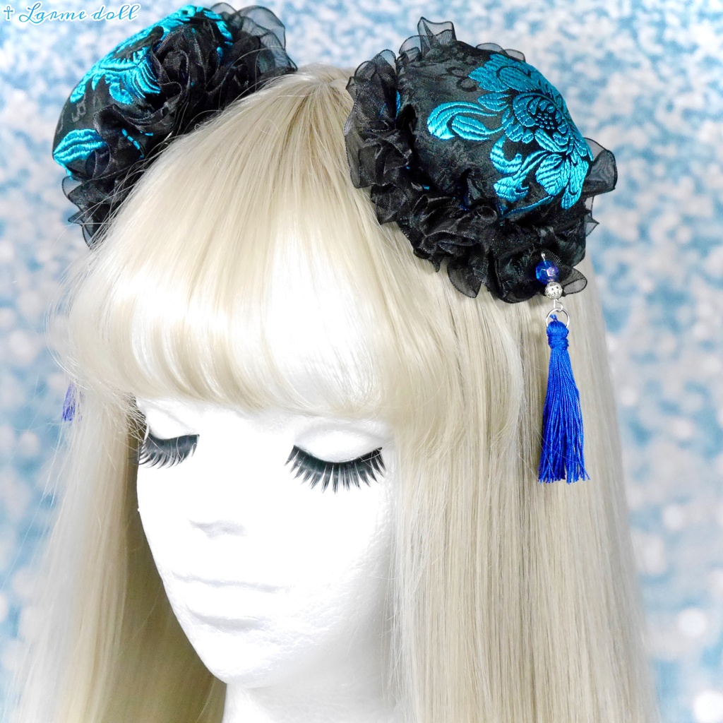 【完成品】【一点物】《☥》タッセル付きお団子カバー 取り外し可能綿クッション+パッチンどめタイプ (カラー▷黒×青)