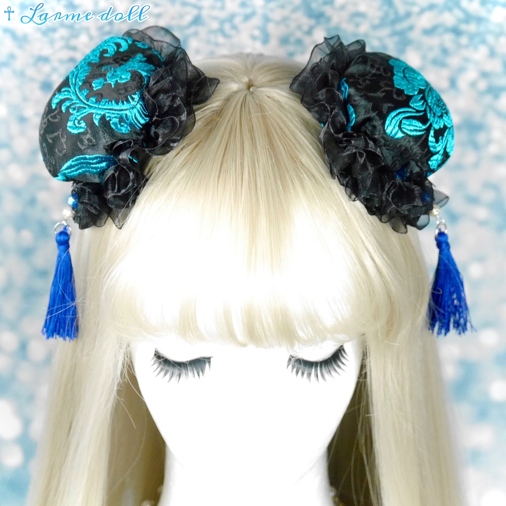 【完成品】【一点物】《☥》タッセル付きお団子カバー 取り外し可能綿クッション+パッチンどめタイプ (カラー▷黒×青)