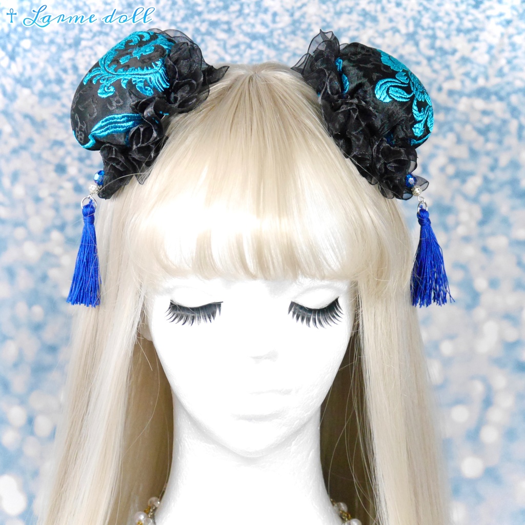 【完成品】【一点物】《☥》タッセル付きお団子カバー 取り外し可能綿クッション+パッチンどめタイプ (カラー▷黒×青)