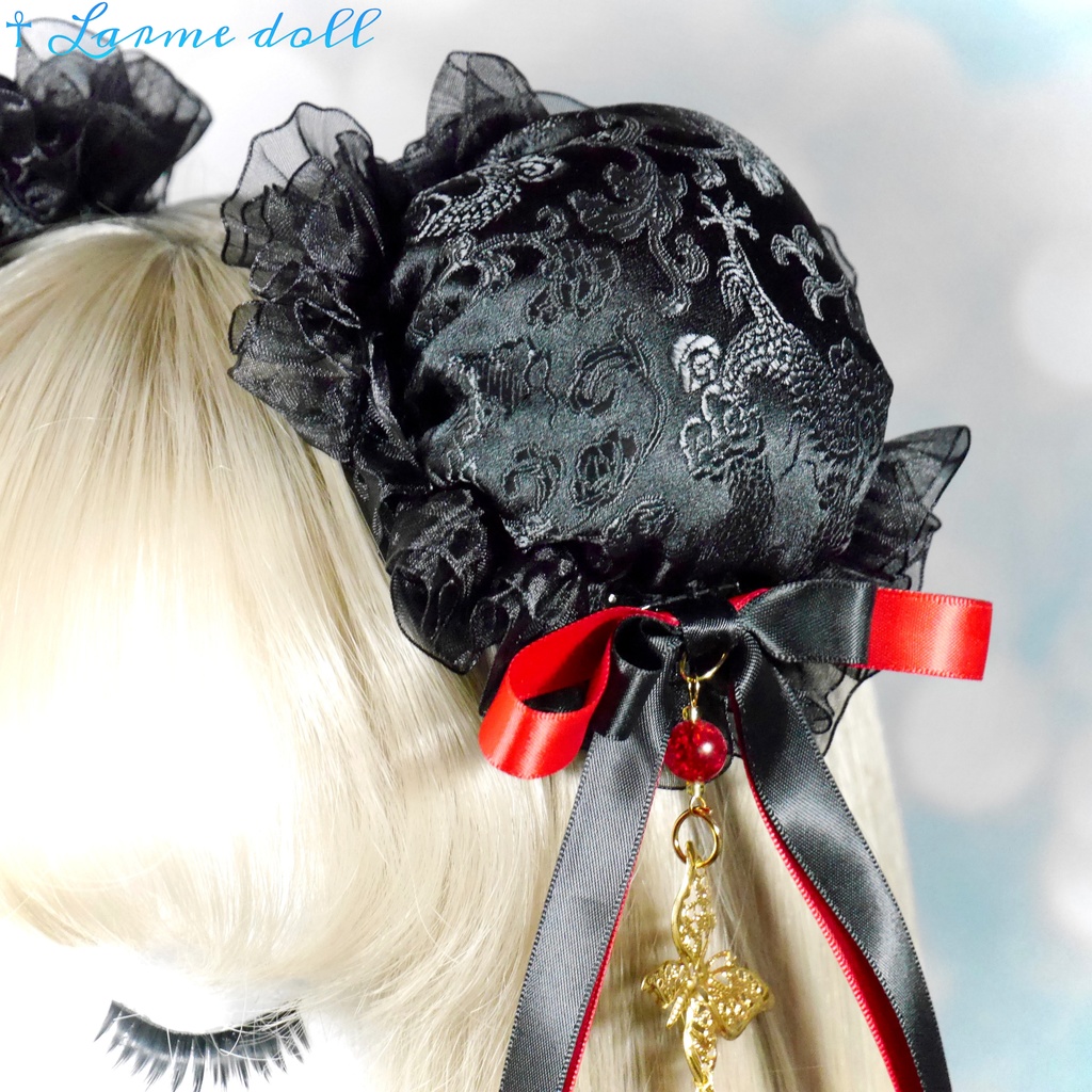【受注生産】《☥》ダブルリボンタッセル付きお団子カバー カラー▷黒×赤 (接合パーツ、蝶チャームゴールドカラーVer.)