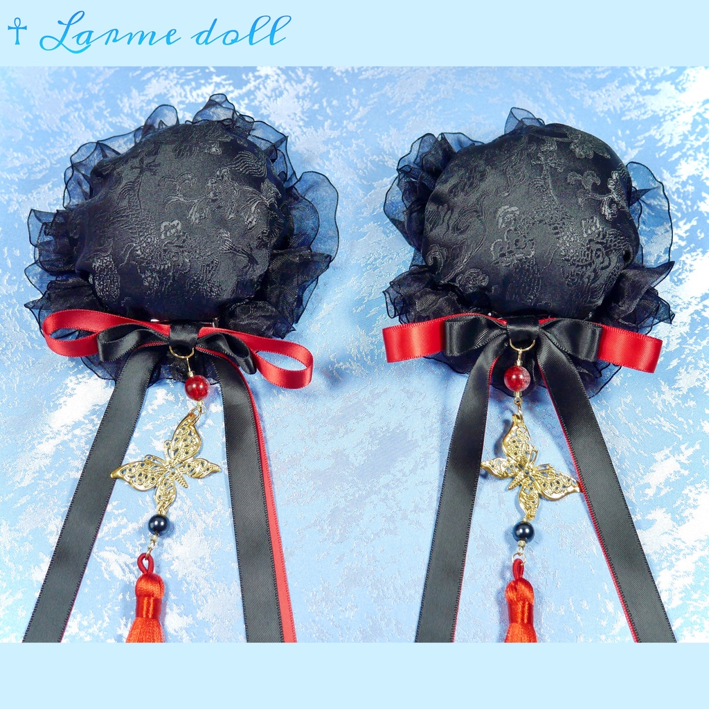 【受注生産】《☥》ダブルリボンタッセル付きお団子カバー カラー▷黒×赤 (接合パーツ、蝶チャームゴールドカラーVer.)