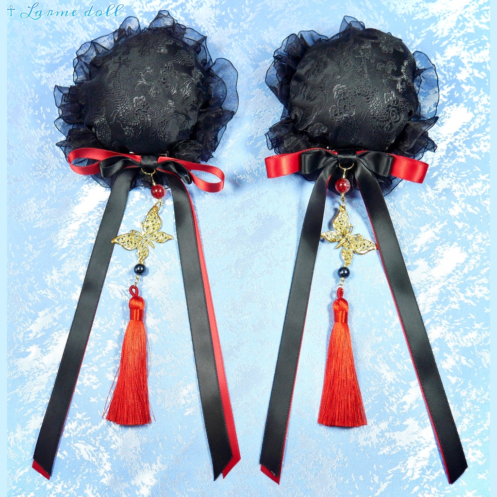 【受注生産】《☥》ダブルリボンタッセル付きお団子カバー カラー▷黒×赤 (接合パーツ、蝶チャームゴールドカラーVer.)