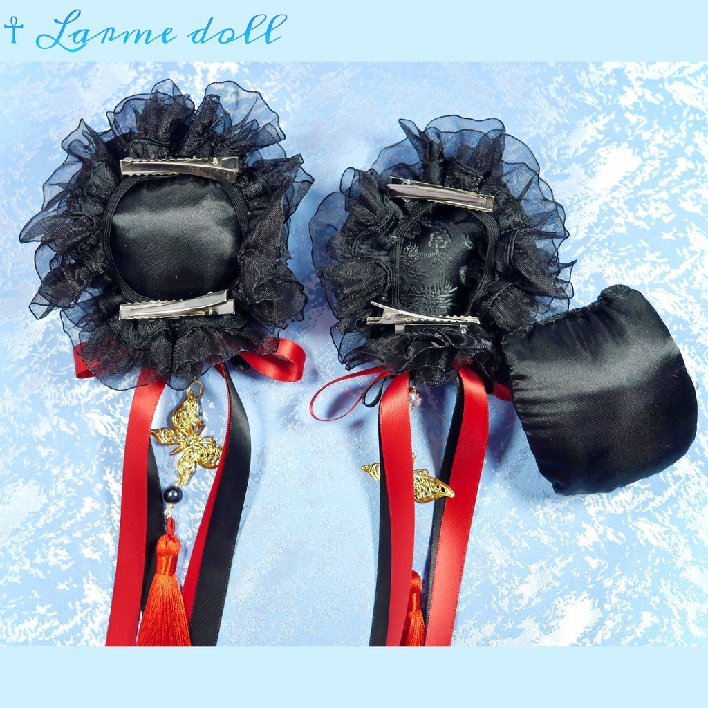 【受注生産】《☥》ダブルリボンタッセル付きお団子カバー カラー▷黒×赤 (接合パーツ、蝶チャームゴールドカラーVer.)