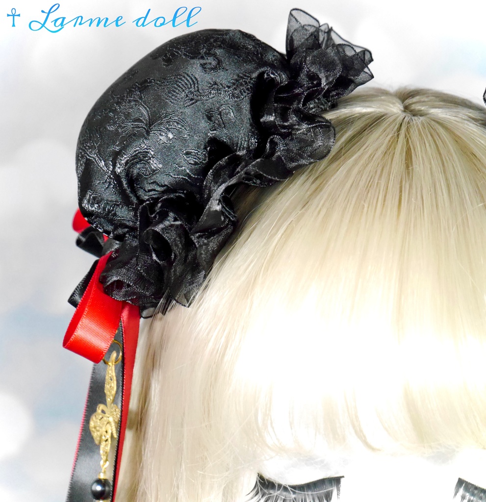 【受注生産】《☥》ダブルリボンタッセル付きお団子カバー カラー▷黒×赤 (接合パーツ、蝶チャームゴールドカラーVer.)