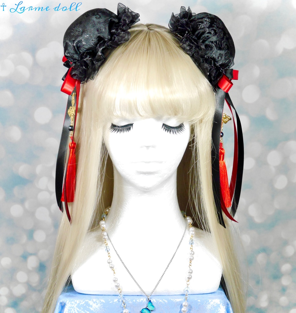 【受注生産】《☥》ダブルリボンタッセル付きお団子カバー カラー▷黒×赤 (接合パーツ、蝶チャームゴールドカラーVer.)