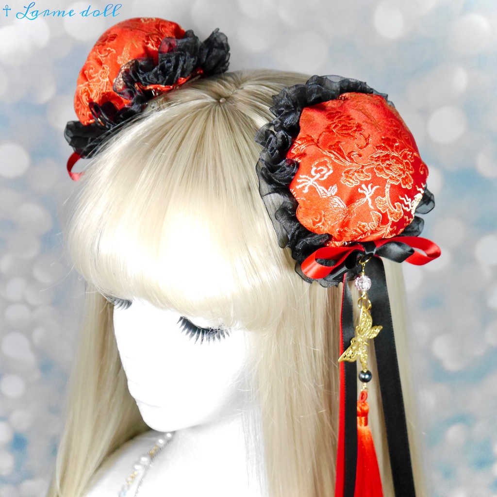 【受注生産】《☥》ダブルリボンタッセル付きお団子カバー カラー▷赤×黒 (接合パーツ、蝶チャームゴールドカラーVer.)