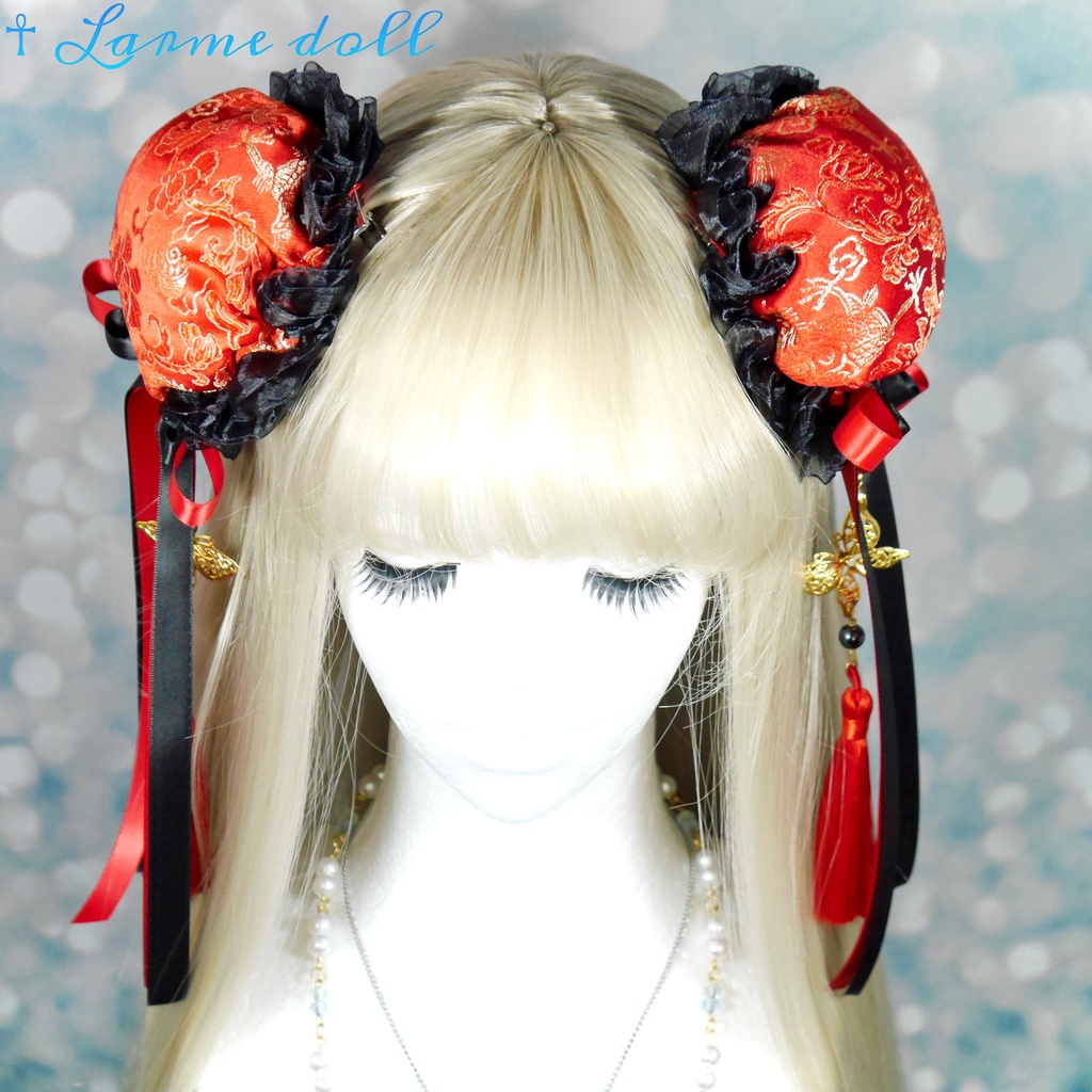 【受注生産】《☥》ダブルリボンタッセル付きお団子カバー カラー▷赤×黒 (接合パーツ、蝶チャームゴールドカラーVer.)