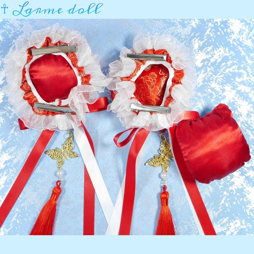 【受注生産】《☥》ダブルリボンタッセル付きお団子カバー カラー▷赤×白(接合パーツ、蝶チャームゴールドカラーver.)