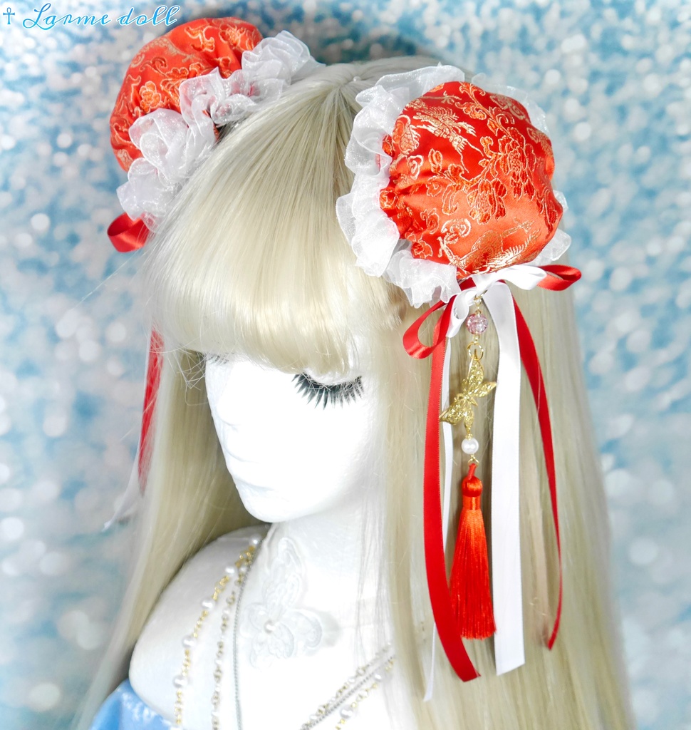 【受注生産】《☥》ダブルリボンタッセル付きお団子カバー カラー▷赤×白(接合パーツ、蝶チャームゴールドカラーver.)