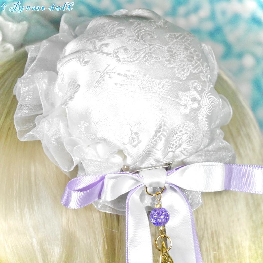 【受注生産】《☥》ダブルリボンタッセル付きお団子カバー カラー▷白×紫(接合パーツ、蝶チャームゴールドカラーver.)