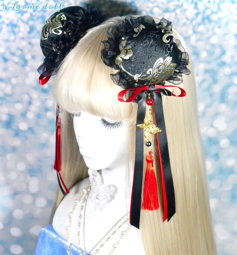 【受注生産】《☥》ダブルリボンタッセル付きお団子カバー カラー▷黒×ゴールド×赤(接合パーツ、蝶チャームゴールドカラーver.)