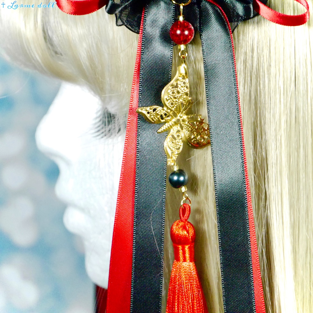 【受注生産】《☥》ダブルリボンタッセル付きお団子カバー カラー▷黒×ゴールド×赤(接合パーツ、蝶チャームゴールドカラーver.)