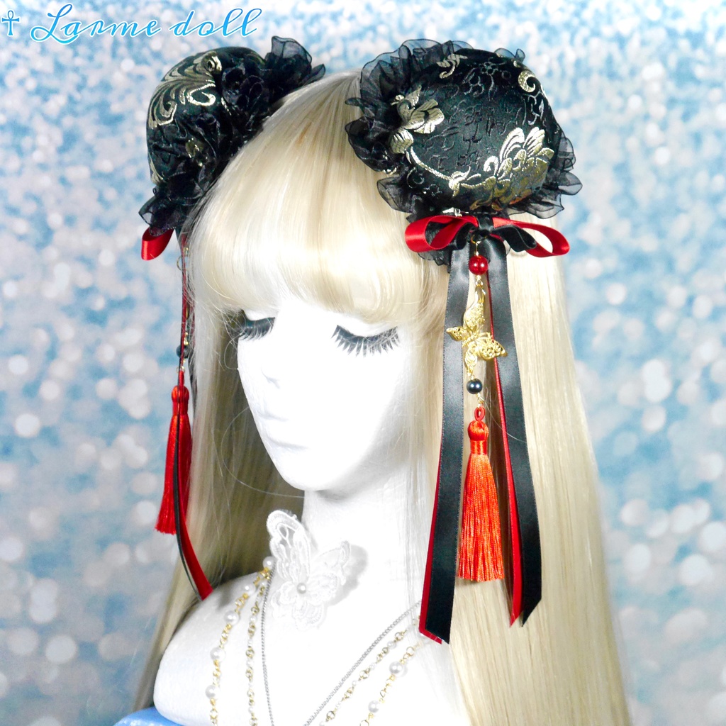 【受注生産】《☥》ダブルリボンタッセル付きお団子カバー カラー▷黒×ゴールド×赤(接合パーツ、蝶チャームゴールドカラーver.)