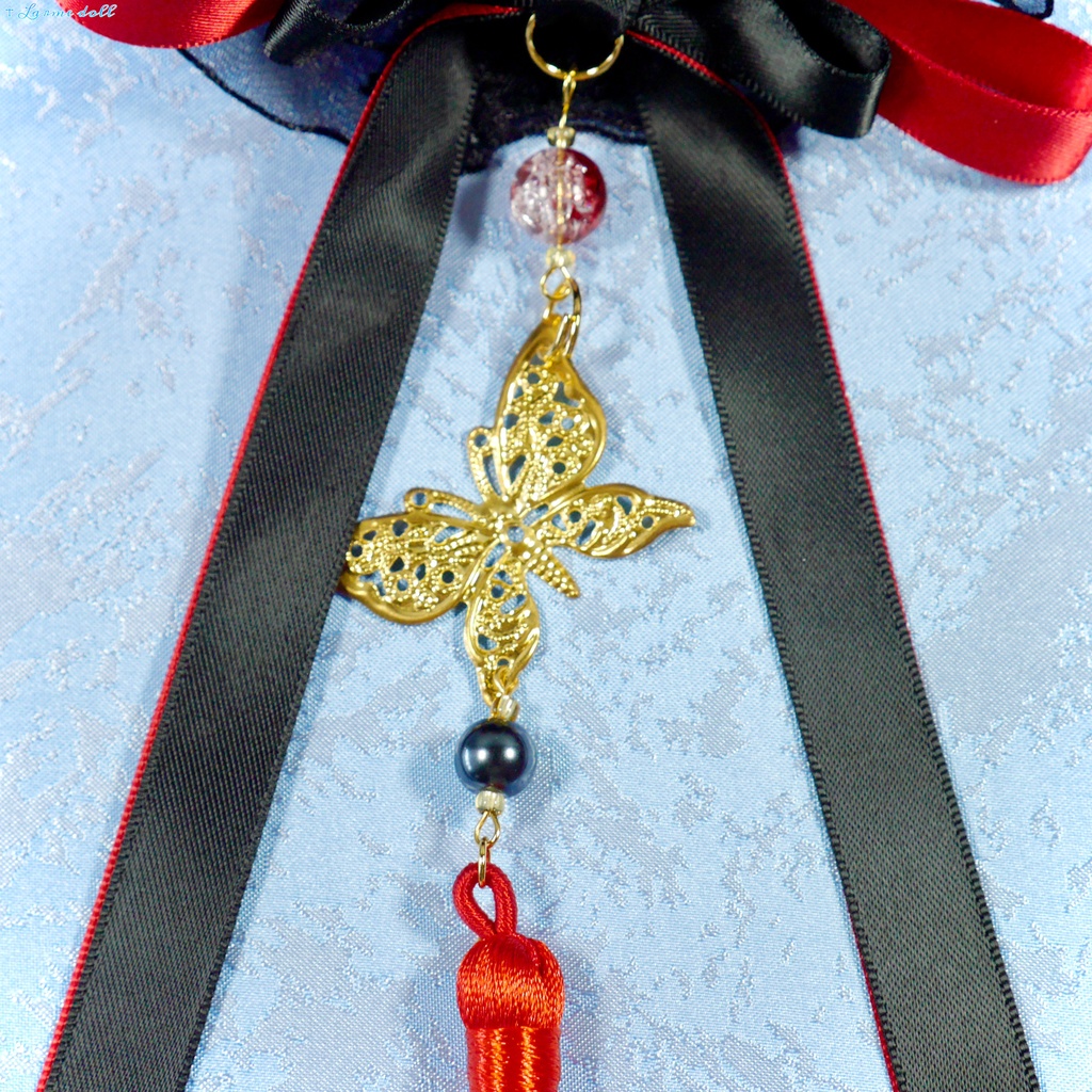 【受注生産】《☥》ダブルリボンタッセル付きお団子カバー カラー▷黒×ゴールド×赤(接合パーツ、蝶チャームゴールドカラーver.)