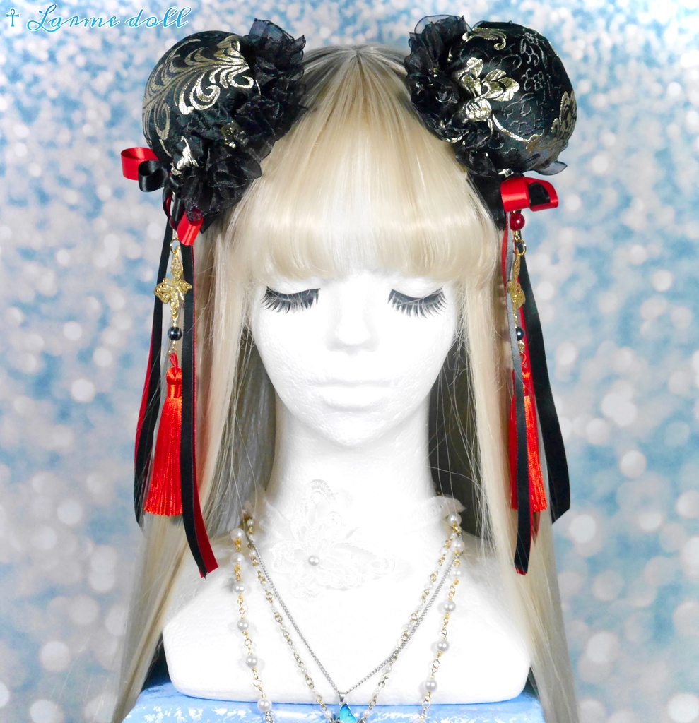 【受注生産】《☥》ダブルリボンタッセル付きお団子カバー カラー▷黒×ゴールド×赤(接合パーツ、蝶チャームゴールドカラーver.)