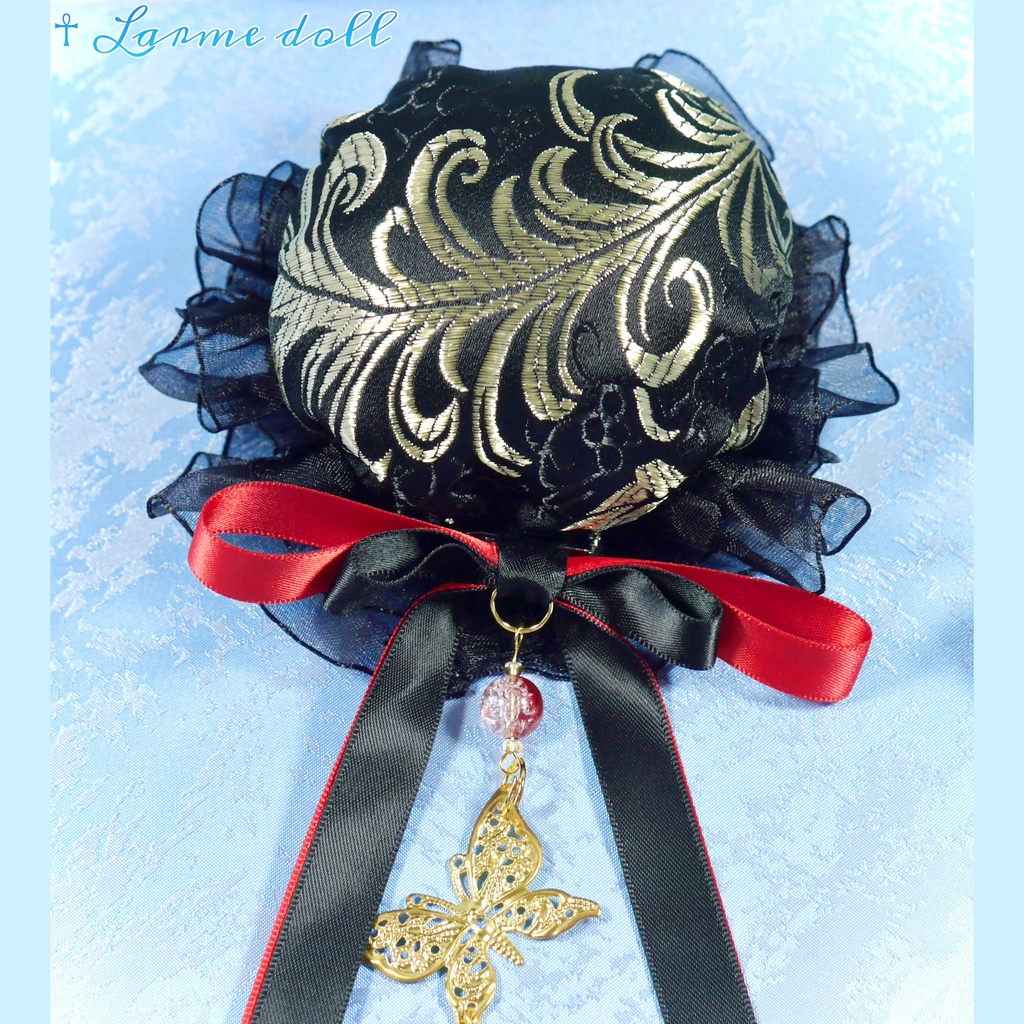 【受注生産】《☥》ダブルリボンタッセル付きお団子カバー カラー▷黒×ゴールド×赤(接合パーツ、蝶チャームゴールドカラーver.)