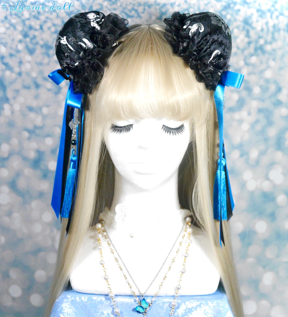 【受注生産】《☥》ダブルリボンタッセル付きお団子カバー カラー▷黒×シルバー×青(接合パーツ、蝶チャームシルバーカラーver.)