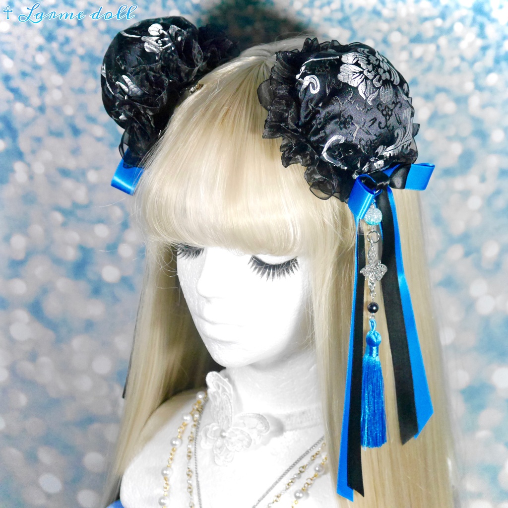 【受注生産】《☥》ダブルリボンタッセル付きお団子カバー カラー▷黒×シルバー×青(接合パーツ、蝶チャームシルバーカラーver.)