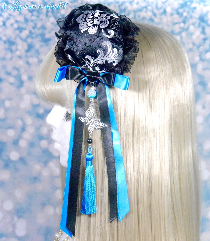 【受注生産】《☥》ダブルリボンタッセル付きお団子カバー カラー▷黒×シルバー×青(接合パーツ、蝶チャームシルバーカラーver.)