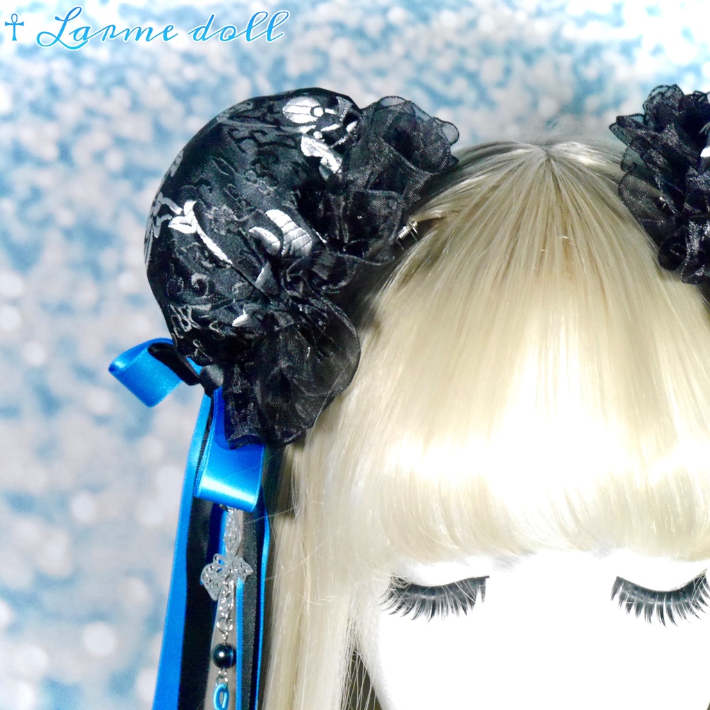 【受注生産】《☥》ダブルリボンタッセル付きお団子カバー カラー▷黒×シルバー×青(接合パーツ、蝶チャームシルバーカラーver.)