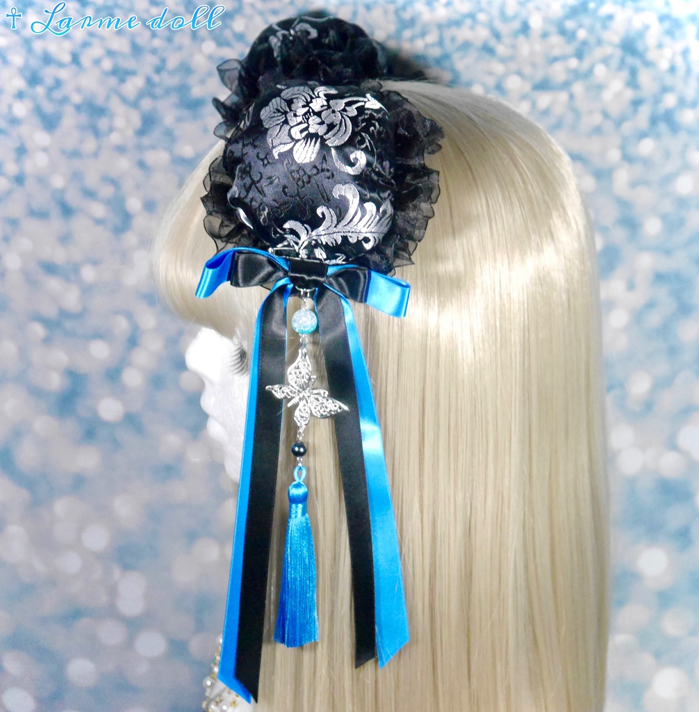 【受注生産】《☥》ダブルリボンタッセル付きお団子カバー カラー▷黒×シルバー×青(接合パーツ、蝶チャームシルバーカラーver.)