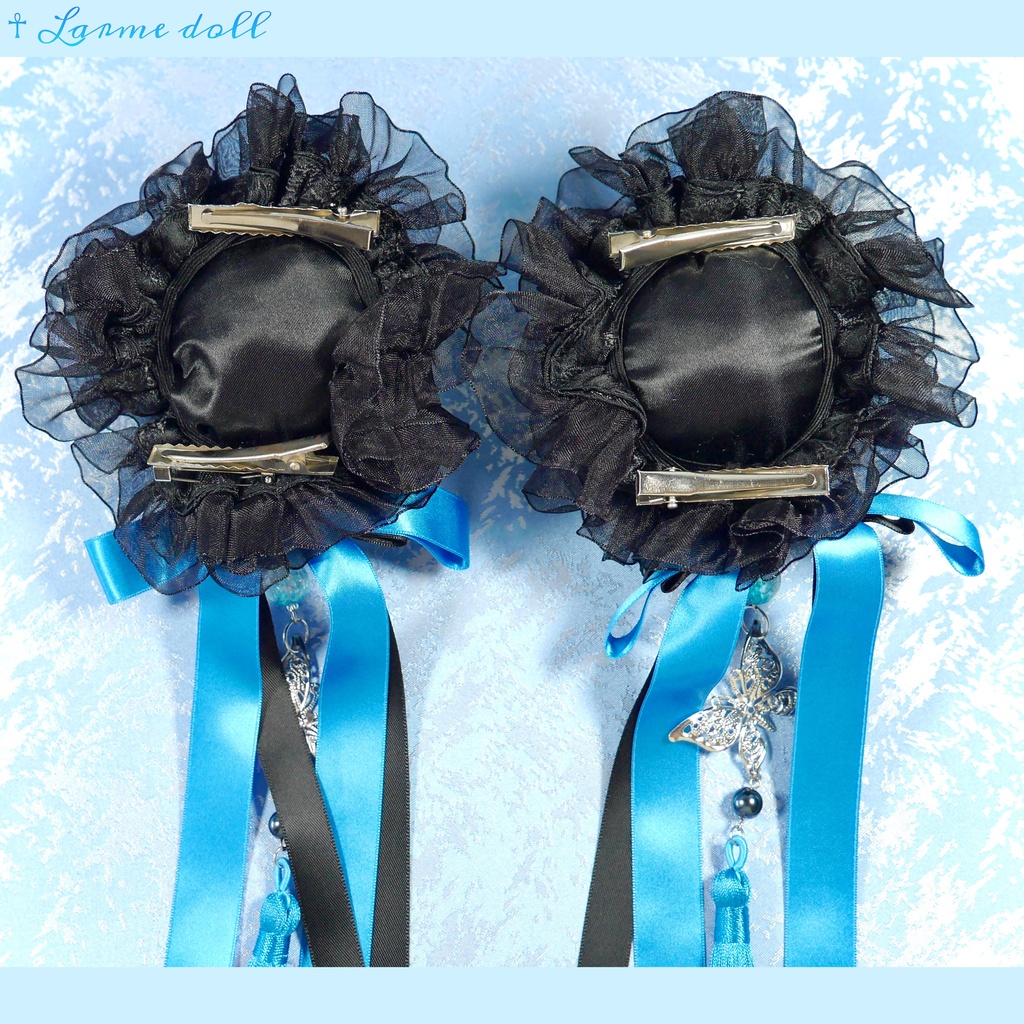 【受注生産】《☥》ダブルリボンタッセル付きお団子カバー カラー▷黒×青(接合パーツ、蝶チャームシルバーカラーver.)