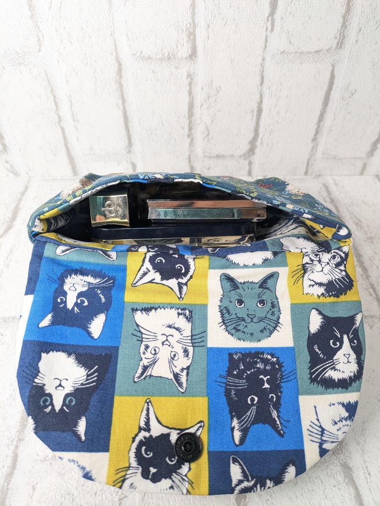 ぷっくりラウンドポーチ