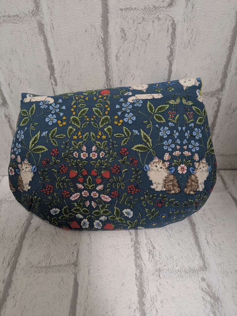 ぷっくりポーチ