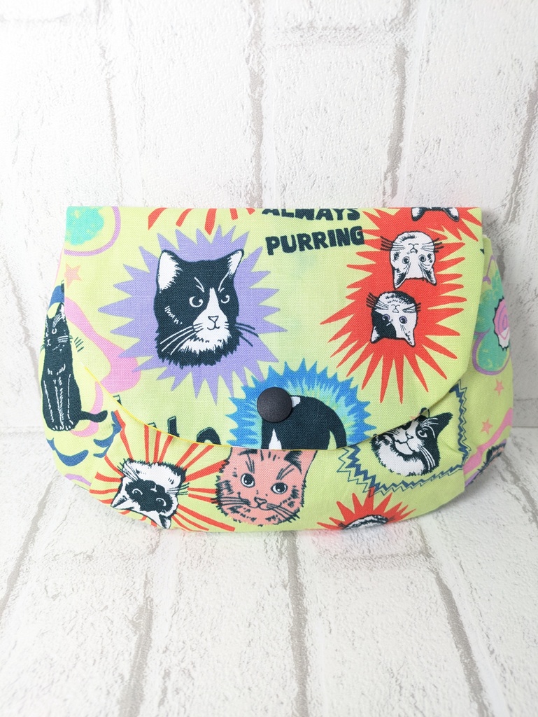 ぷっくりラウンドポーチ