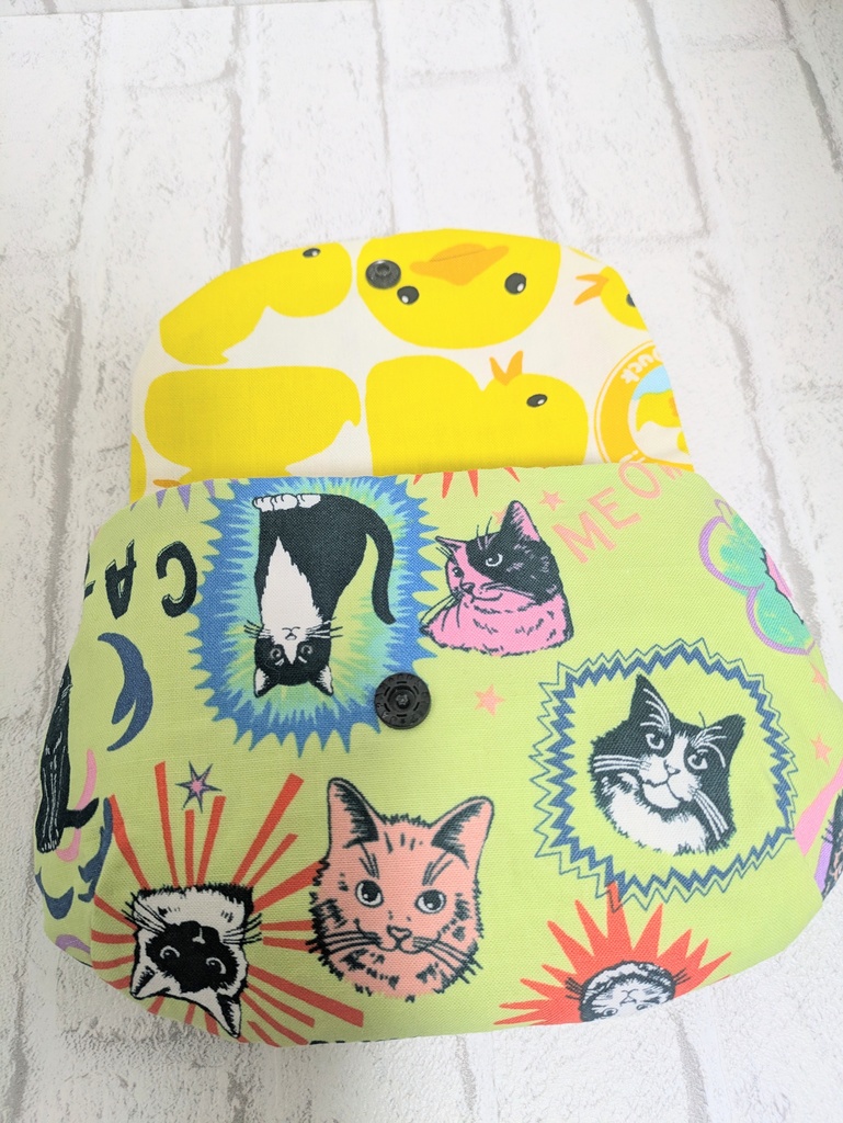 ぷっくりラウンドポーチ