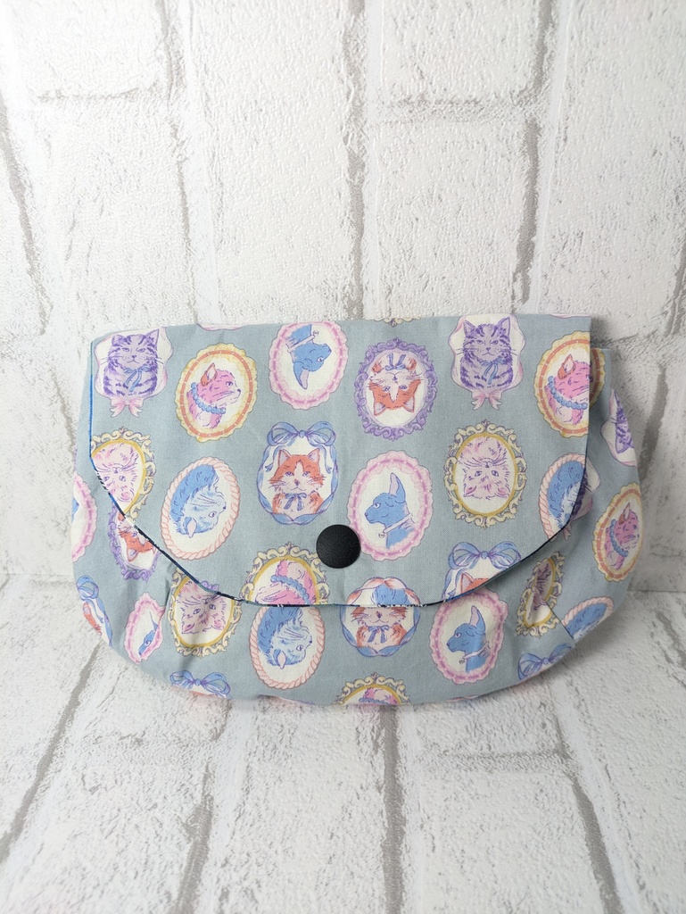 ぷっくりラウンドポーチ