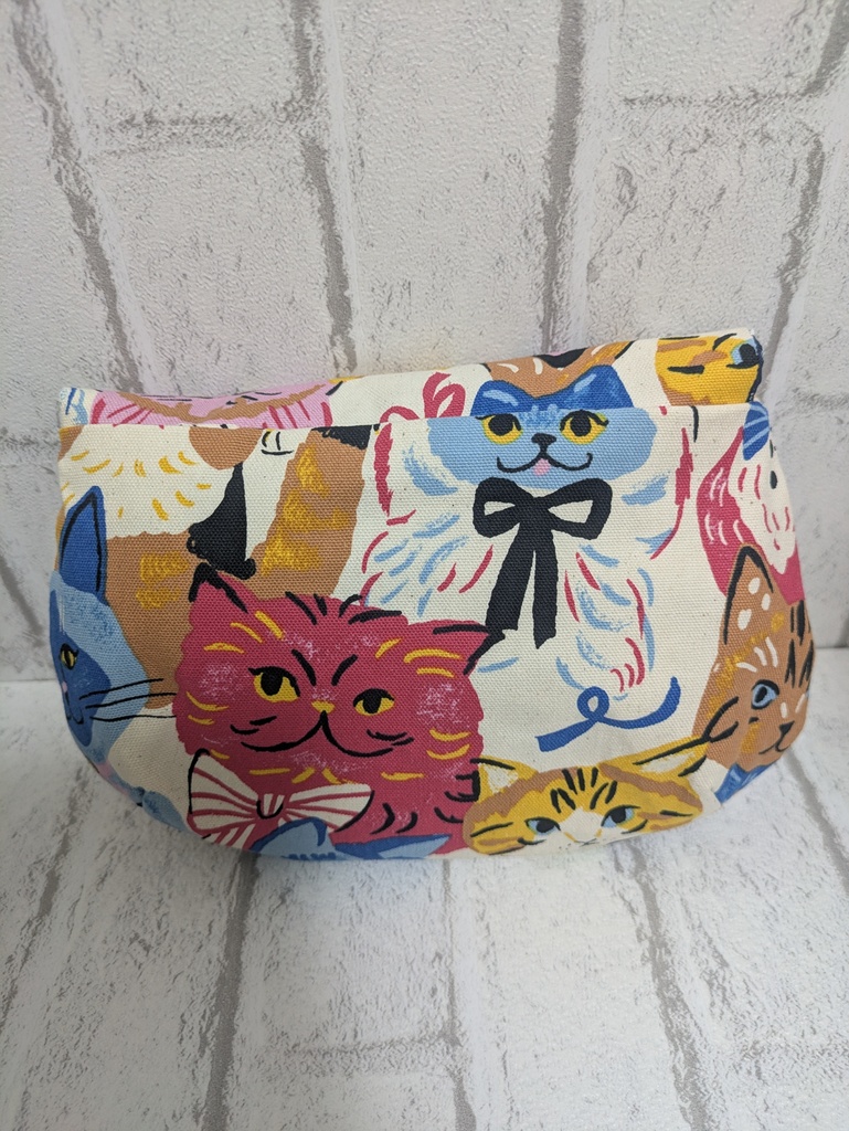 ぷっくりポーチ