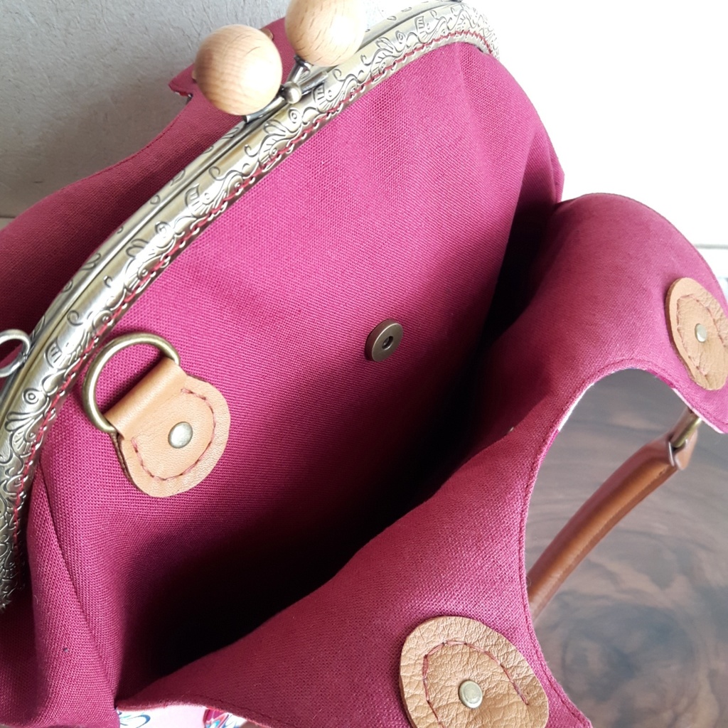 2wayしずく型がま口バッグ(矢絣・エンジ)