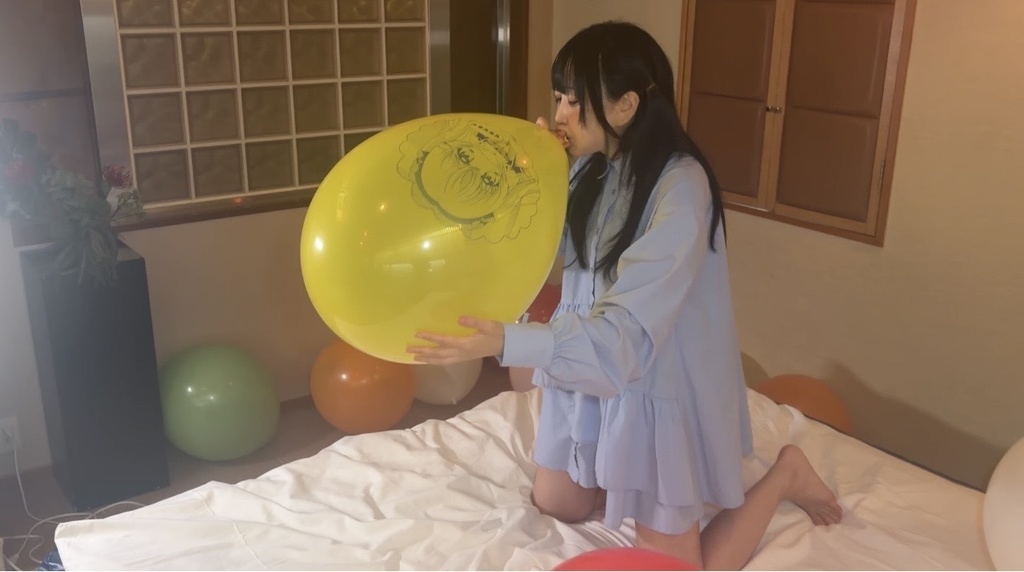 【望月みうなさん】イラスト風船膨らまし割り&お尻割り