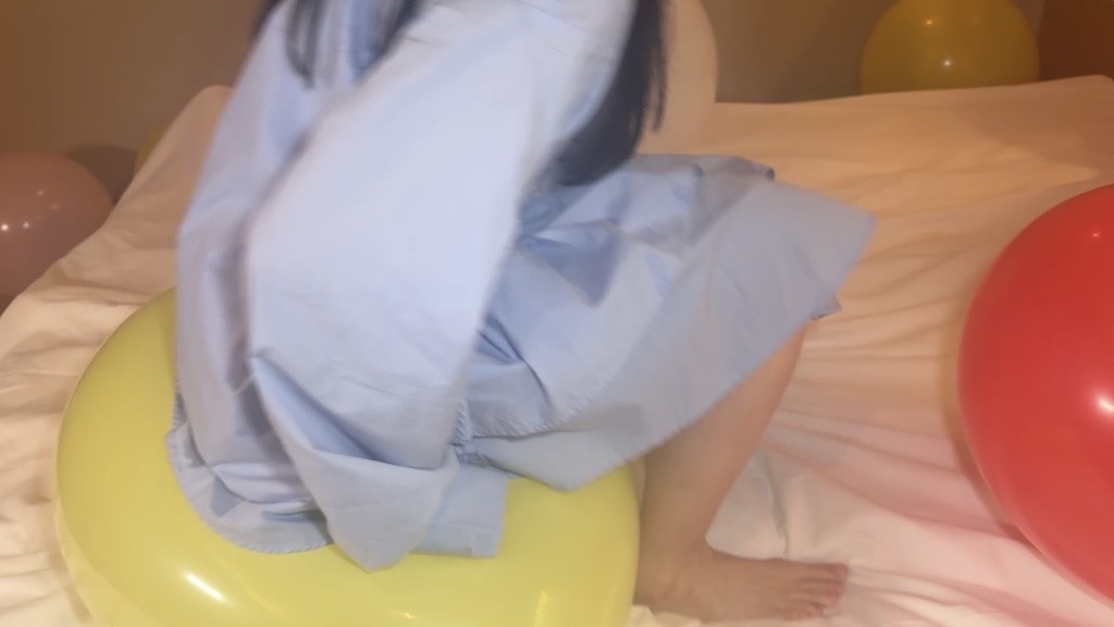 【望月みうなさん】イラスト風船膨らまし割り&お尻割り