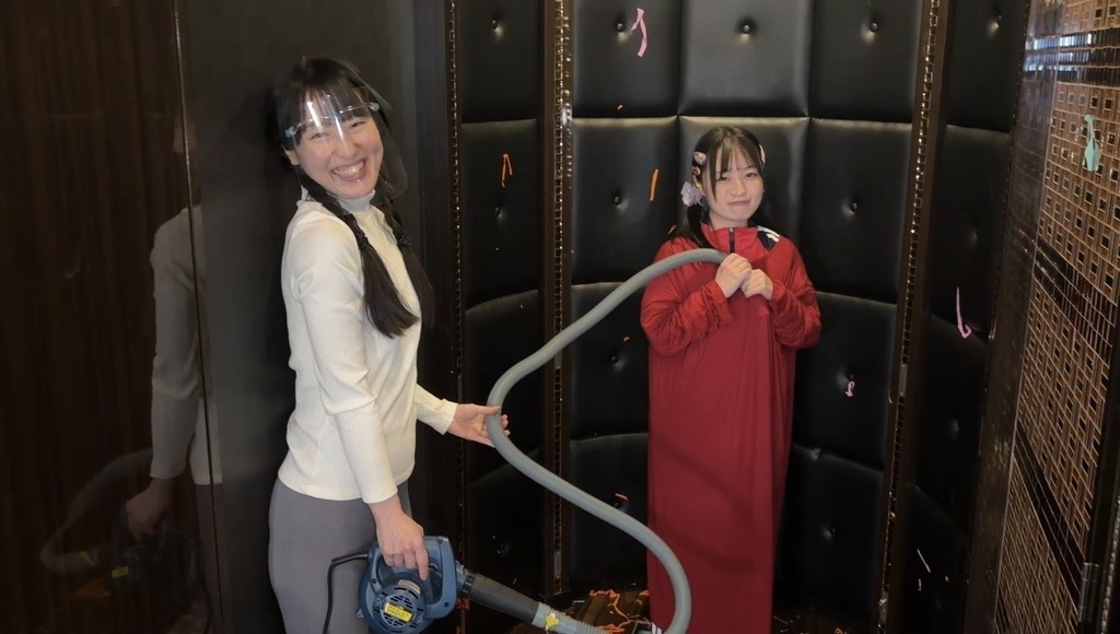 【夢姫しほさん】•【ごみやしこさん】衣服内風船割り