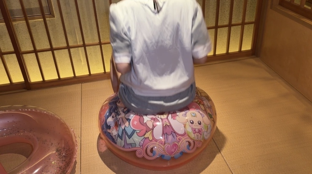 浮き輪&パンチボールで遊ぶ