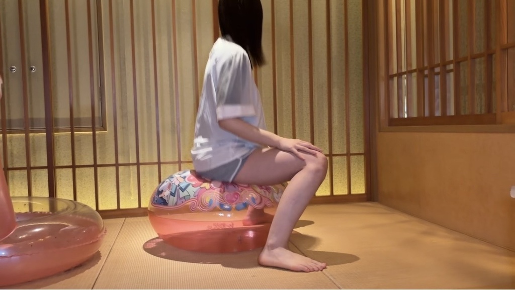 浮き輪&パンチボールで遊ぶ