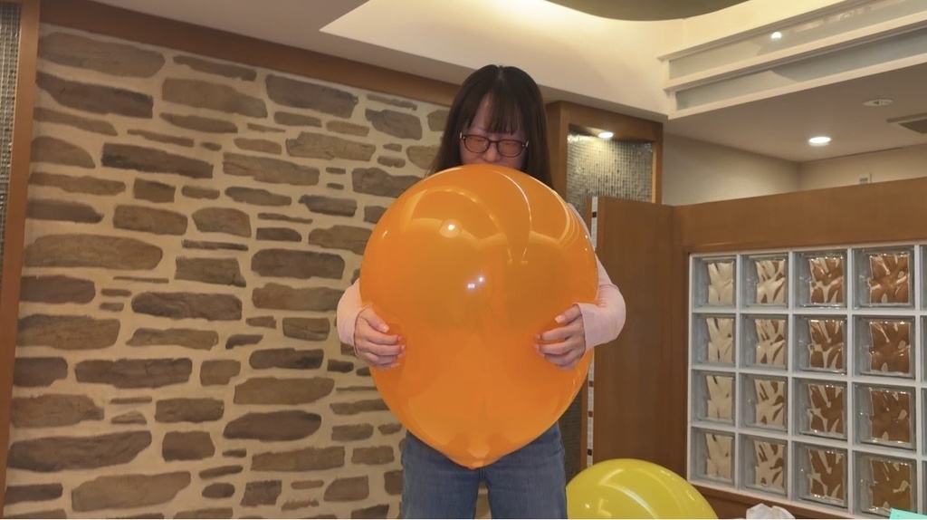 【麻倉ミクさん】風船手割り&お尻割り