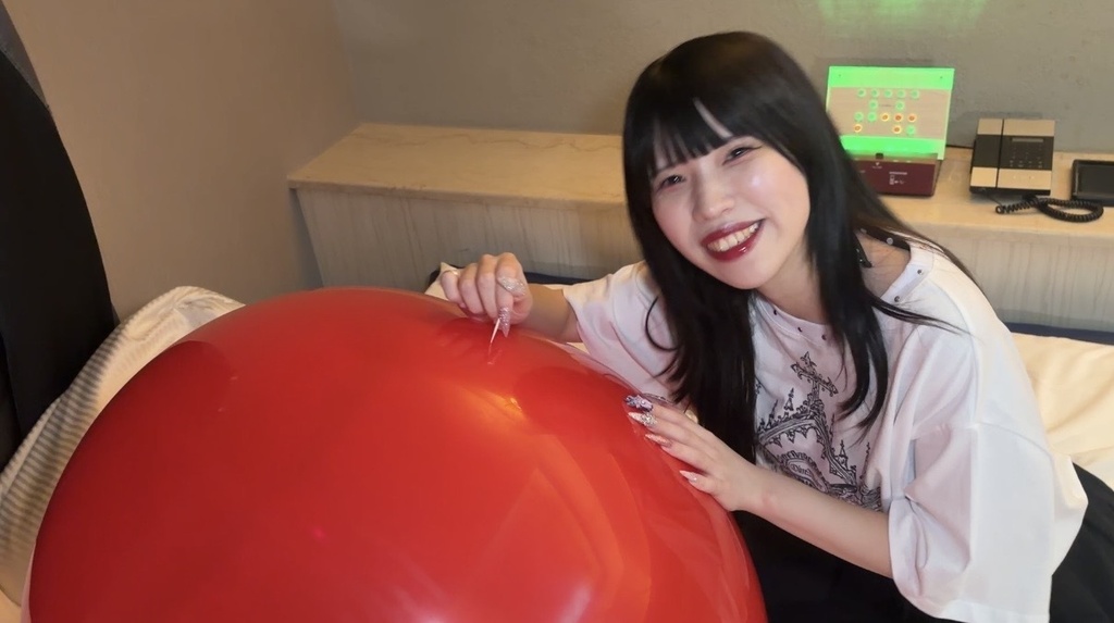 【ゆりざべすさん】巨大風船遊び&割る